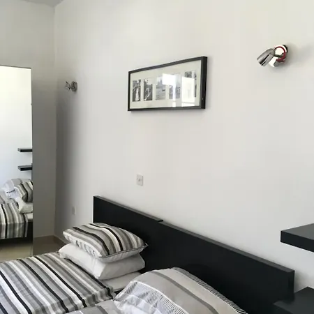 Simons Minutes Away From Balluta Bay And St Julians Apartament