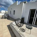 Simons Minutes Away From Balluta Bay And St Julians Apartment *