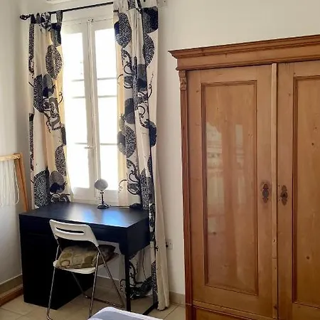 Simons Minutes Away From Balluta Bay And St Julians דירה