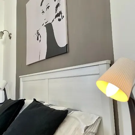 Simons Minutes Away From Balluta Bay And St Julians Apartamento