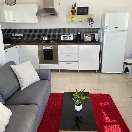 Simons Minutes Away From Balluta Bay And St Julians Appartamento