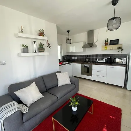 Simons Minutes Away From Balluta Bay And St Julians