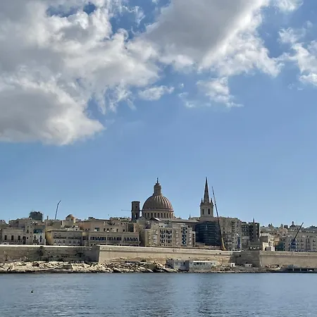 Simons Minutes Away From Balluta Bay And St Julians * Sliema