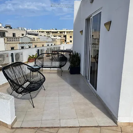 Simons Minutes Away From Balluta Bay And St Julians Sliema