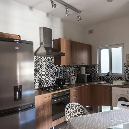 Apartman Simons Minutes Away From Balluta Bay And St Julians Sliema