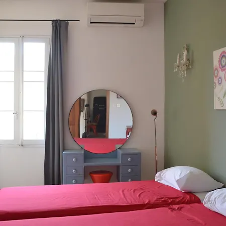 Simons Minutes Away From Balluta Bay And St Julians Apartman