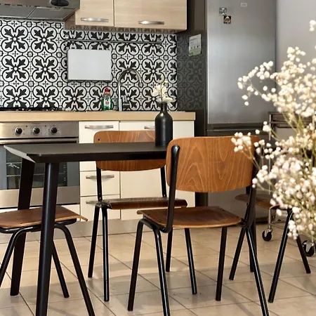 Simons Minutes Away From Balluta Bay And St Julians 斯利马