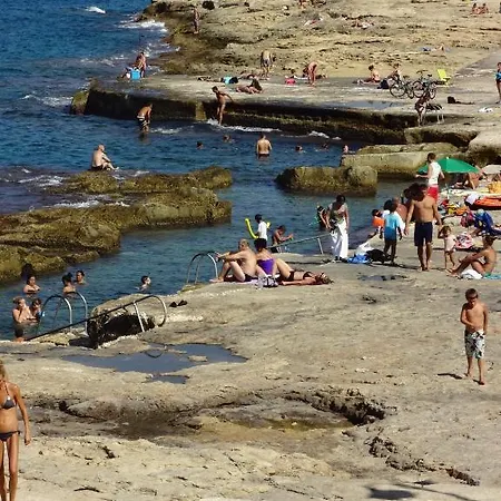 Simons Minutes Away From Balluta Bay And St Julians Apartman