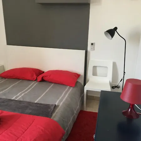 Simons Minutes Away From Balluta Bay And St Julians Apartamento