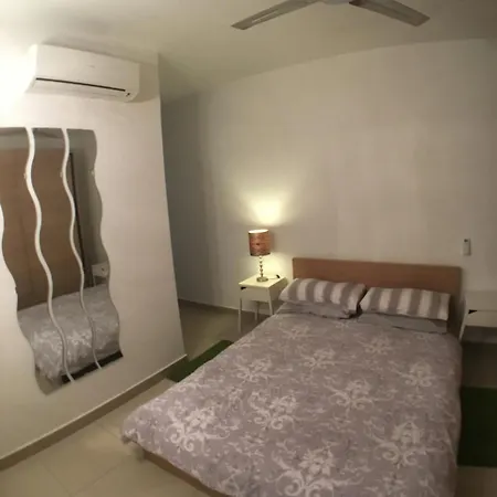 Simons Minutes Away From Balluta Bay And St Julians *