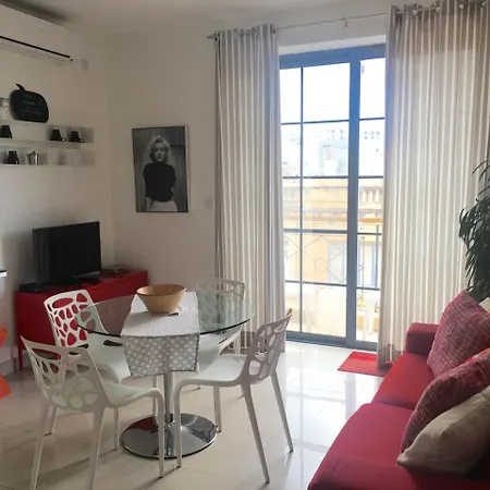 Simons Minutes Away From Balluta Bay And St Julians Apartman *