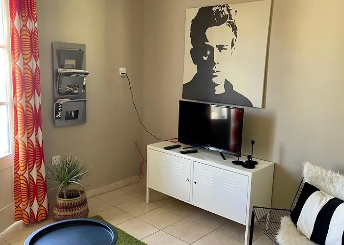 Simons Minutes Away From Balluta Bay And St Julians * 斯利马