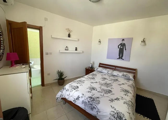 Simons Minutes Away From Balluta Bay And St Julians