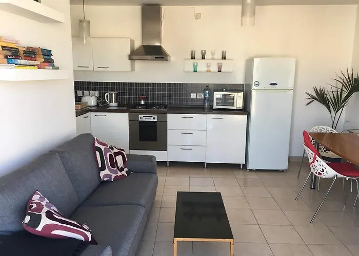 Simons Minutes Away From Balluta Bay And St Julians * 斯利马