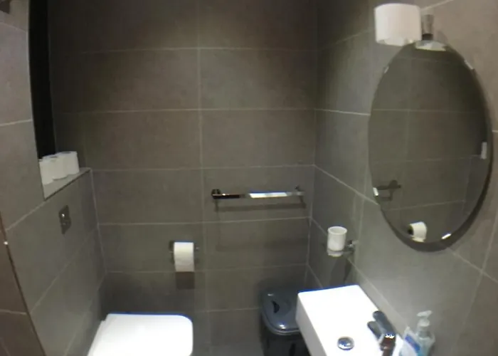 Simons Minutes Away From Balluta Bay And St Julians Apartman Sliema