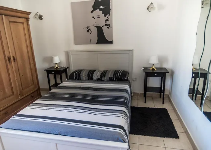 Simons Minutes Away From Balluta Bay And St Julians * Sliema