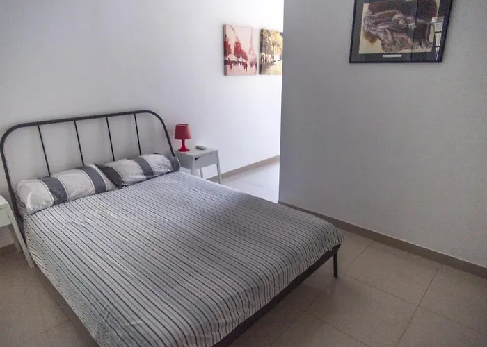 Simons Minutes Away From Balluta Bay And St Julians 斯利马