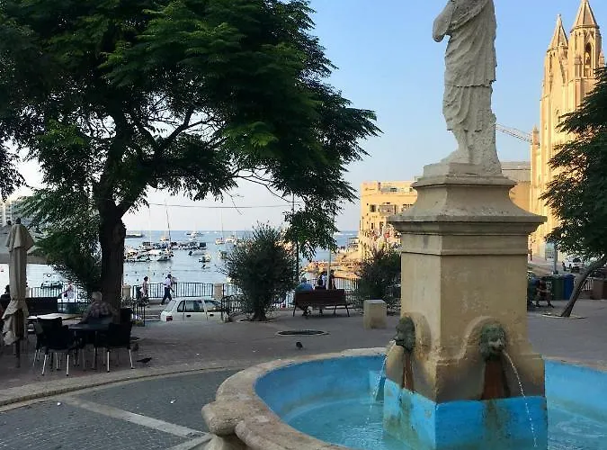 Simons Minutes Away From Balluta Bay And St Julians *