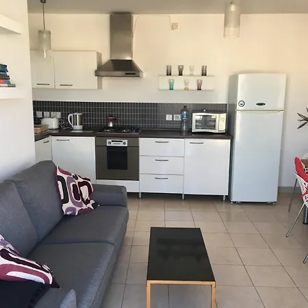 Simons Minutes Away From Balluta Bay And St Julians * 斯利马