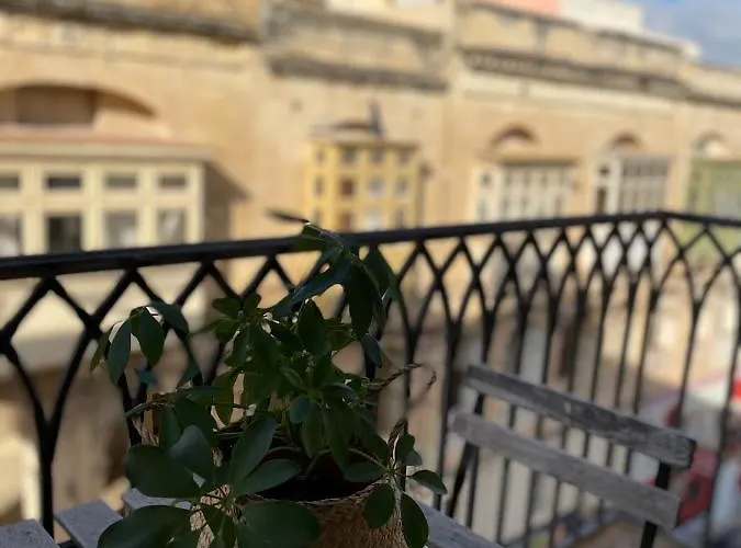 Simons Minutes Away From Balluta Bay And St Julians * Sliema