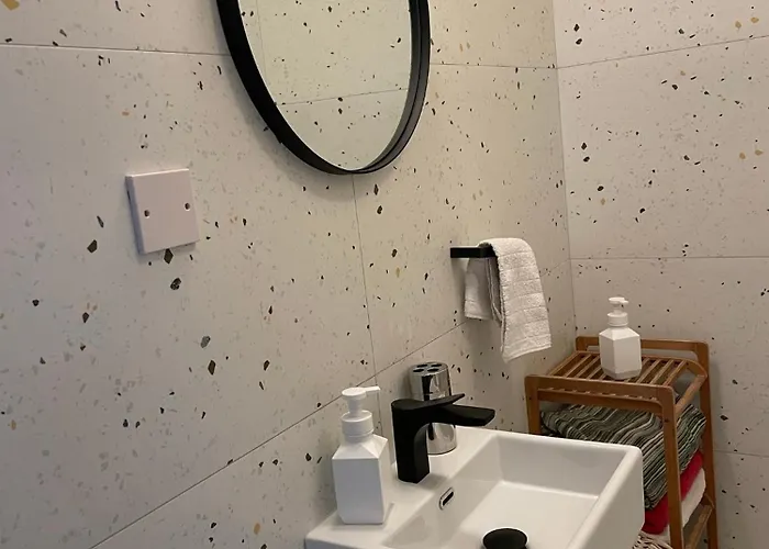 Simons Minutes Away From Balluta Bay And St Julians *