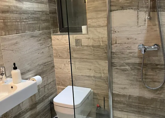 Simons Minutes Away From Balluta Bay And St Julians *